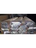 Алюминиевый уголок равносторонний 20x20x2 анадированый и без покрития